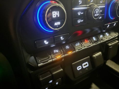 Used 2019 Chevrolet Silverado 1500 LT Trail Boss image 24