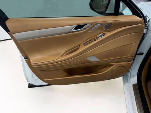 Used 2025 Genesis G80 2.5T Advanced image 9