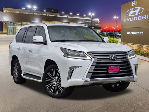 Used 2019 Lexus LX 570 4WD w/ Luxury Package image 3