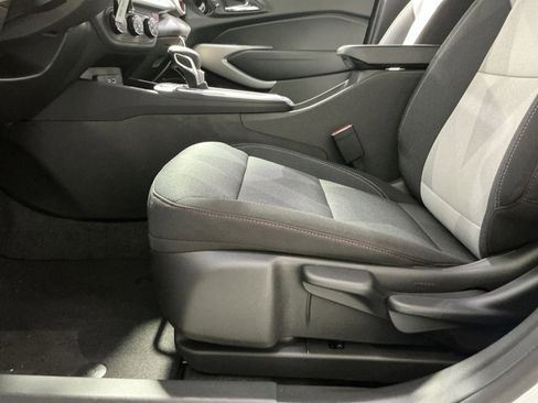 New 2026 Chevrolet Trax RS w/ Sunroof Package image 22