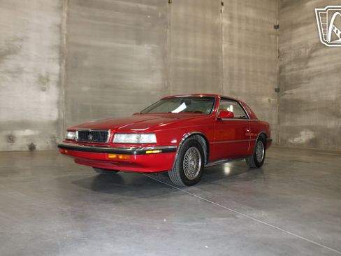 Used 1990 Chrysler TC by Maserati FWD image 18