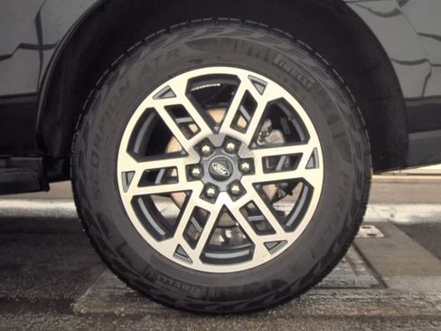 Used 2025 Ford Expedition Active AWD/4WD image 16