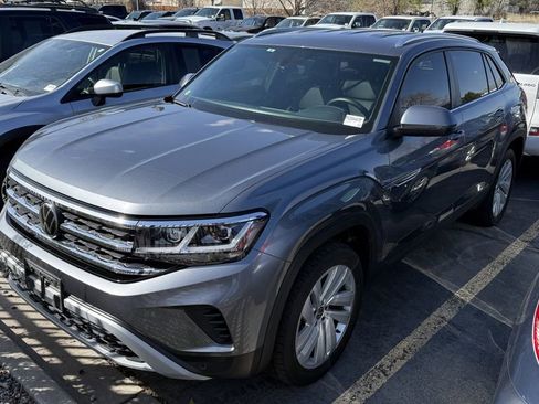 Used 2023 Volkswagen Atlas Cross Sport SE AWD/4WD image 2