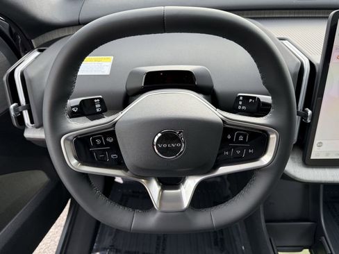 New 2026 Volvo EX30 Cross Country Ultra image 17