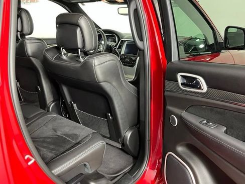 Used 2018 Jeep Grand Cherokee SRT AWD/4WD image 30