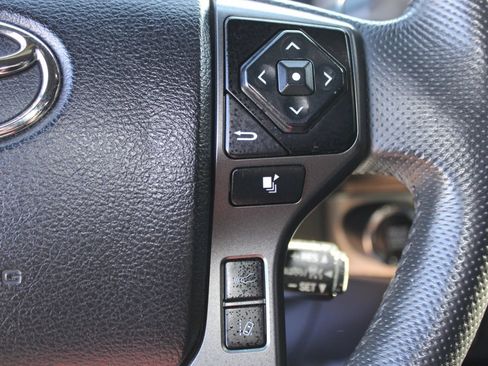 Used 2021 Toyota Tacoma TRD Off-Road w/ Technology Package AWD/4WD image 29