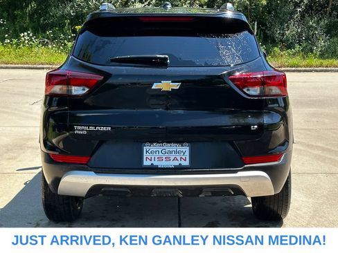 Used 2022 Chevrolet TrailBlazer LT AWD/4WD image 4