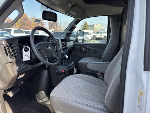 New 2025 Chevrolet Express 4500 w/ Power Convenience Package image 12