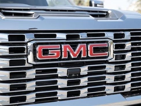 New 2026 GMC Sierra 2500 Denali w/ Denali Reserve Package image 10