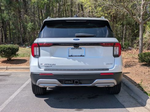 New 2026 Ford Explorer Platinum image 4