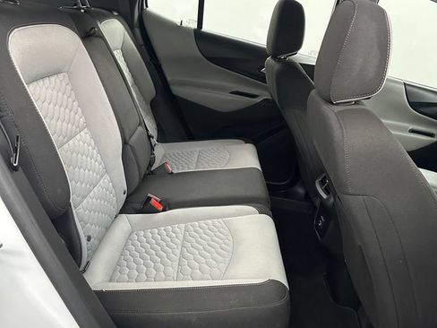 Used 2019 Chevrolet Equinox LS AWD/4WD image 27