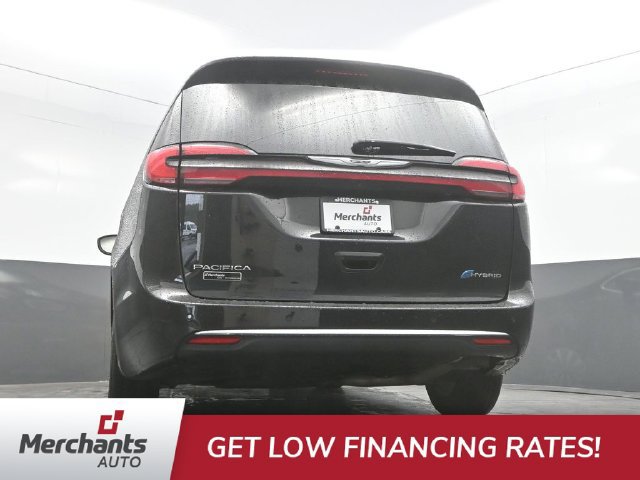 Used 2023 Chrysler Pacifica Touring-L FWD image 37