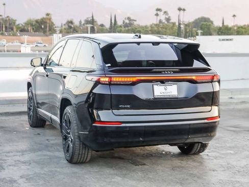 New 2025 Jeep Wagoneer S Launch Edition image 7