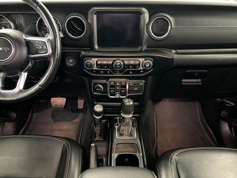 Used 2022 Jeep Wrangler Unlimited Sahara w/ Cold Weather Group image 14