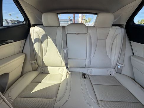 Used 2023 Buick Envision Essence image 36