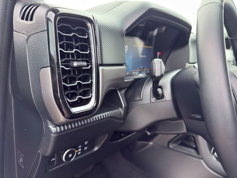 Used 2025 Ford Ranger XLT image 17