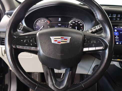 Used 2022 Cadillac XT4 Premium Luxury w/ Safety Alert Package AWD/4WD image 3