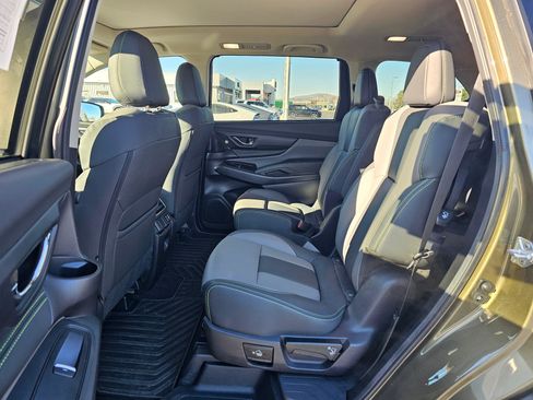 Used 2025 Subaru Ascent Onyx Edition image 17