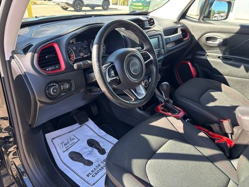 Used 2015 Jeep Renegade Trailhawk AWD/4WD image 19