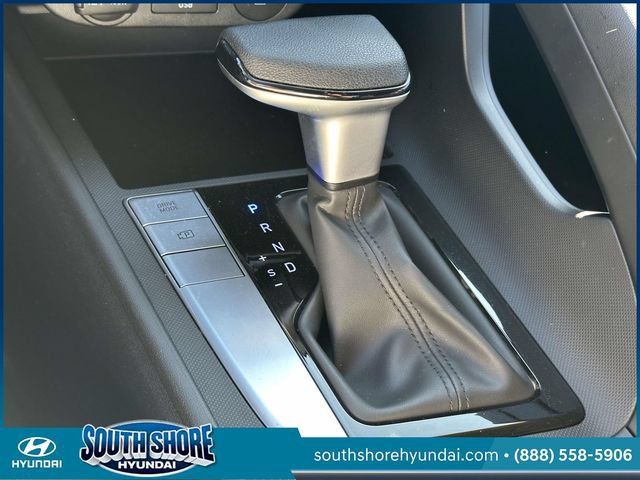 Certified 2024 Hyundai Elantra SEL FWD image 33