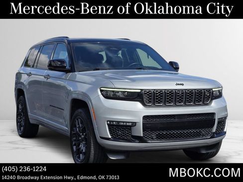 Used 2023 Jeep Grand Cherokee L Summit AWD/4WD image 3