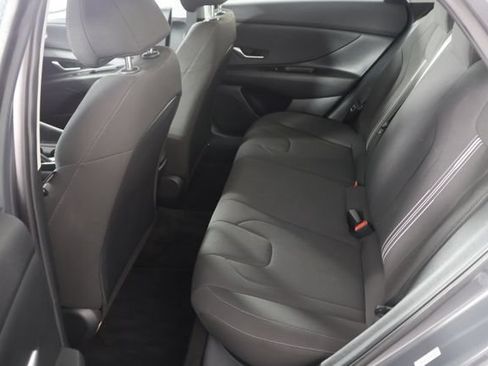 Used 2023 Hyundai Elantra SEL FWD image 19