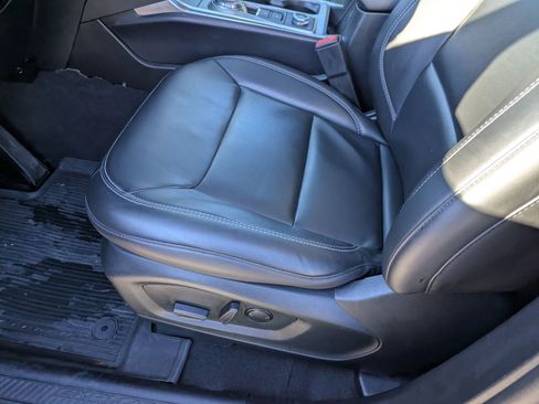 Certified 2022 Ford Explorer XLT w/ Equipment Group 202A image 13