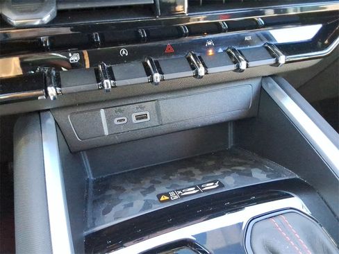 Certified 2023 Chevrolet Colorado Z71 w/ Z71 Convenience Package 2 image 34