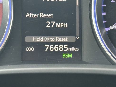 Used 2018 Toyota Highlander SE FWD image 30