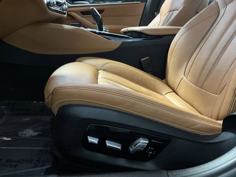 Used 2022 BMW M550i xDrive w/ Dynamic Handling Package AWD/4WD image 15