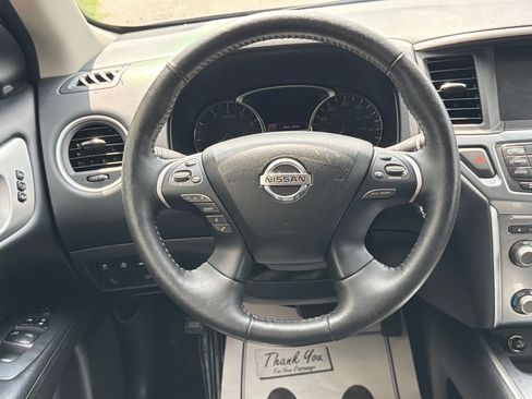 Used 2020 Nissan Pathfinder SL FWD image 28