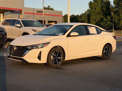 Used 2024 Nissan Sentra SV image 2