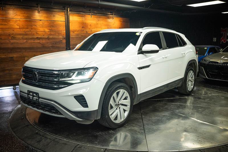 Used 2022 Volkswagen Atlas Cross Sport SE w/ Panoramic Sunroof Package AWD/4WD image 2