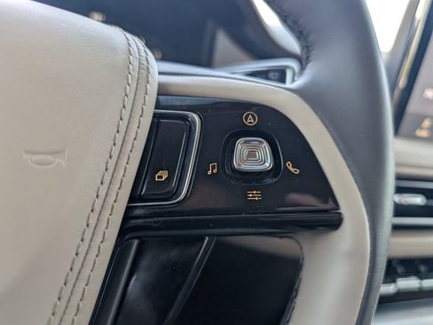 Used 2023 Lincoln Aviator 2WD image 21