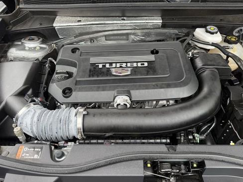 Used 2024 Cadillac XT4 Premium Luxury FWD image 32