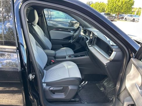 New 2026 Volkswagen Tiguan SE R-Line FWD image 34