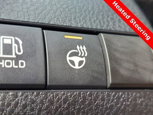 Used 2023 Toyota Camry XLE image 16