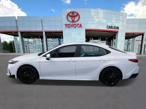 Used 2026 Toyota Camry SE AWD/4WD image 7