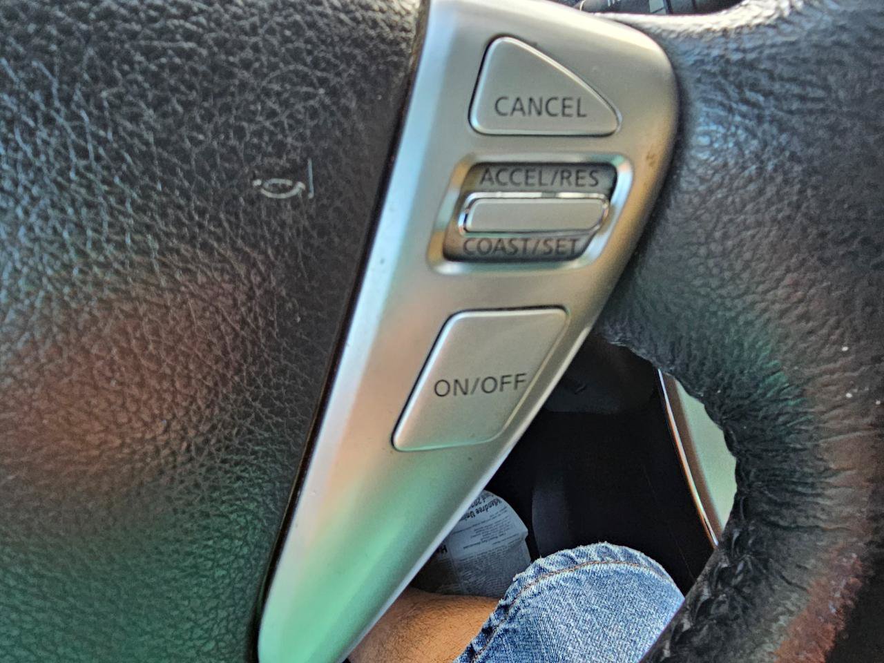 Used 2015 Nissan Sentra SV FWD image 33