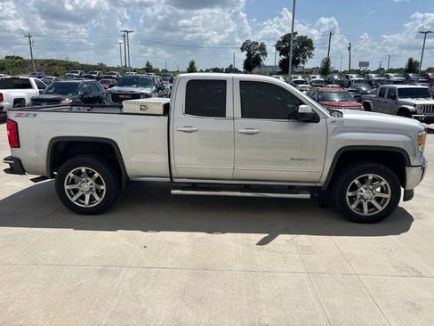 Used 2014 GMC Sierra 1500 SLE w/ SLE Value Package AWD/4WD image 2