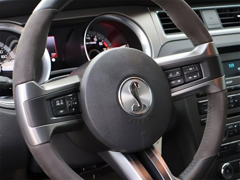 Used 2013 Ford Mustang Shelby GT500 image 23