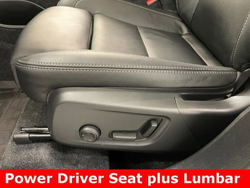 Used 2026 Volvo XC40 B5 Plus w/ Protection Package Premier image 10