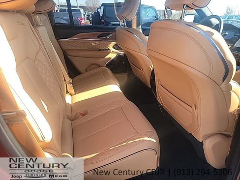 Used 2024 Jeep Grand Cherokee Summit image 30