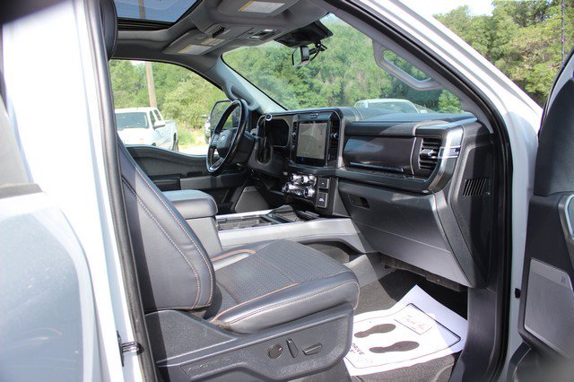 Used 2025 Ford F250 Lariat w/ Black Appearance Package AWD/4WD image 18