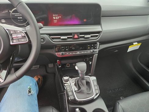 New 2026 Kia Seltos EX image 2