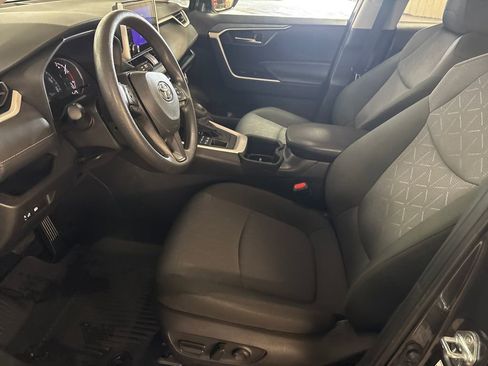 Certified 2025 Toyota RAV4 XLE AWD/4WD image 13