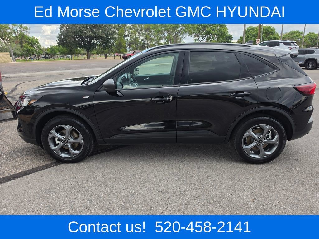 Used 2025 Ford Escape ST-Line AWD/4WD image 2