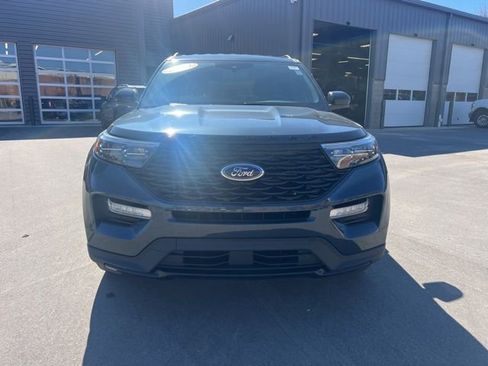 Used 2024 Ford Explorer ST-Line w/ Class IV Trailer Tow Package image 2