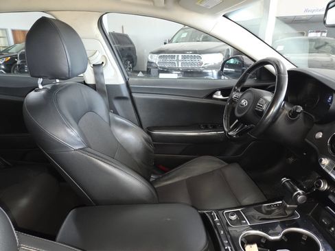 Used 2019 Kia Stinger AWD/4WD image 28