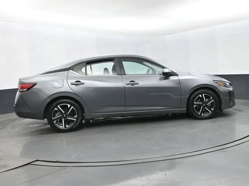 Used 2024 Nissan Sentra SV FWD image 4